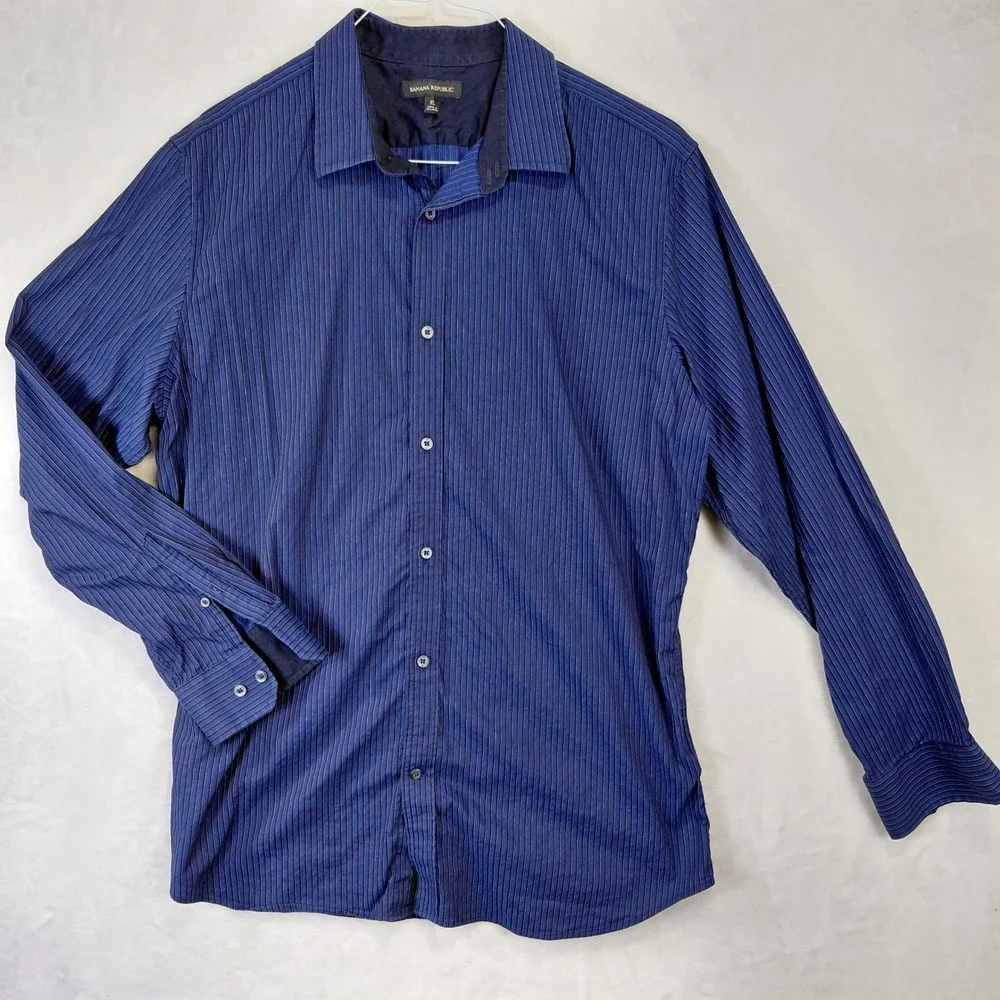 Banana Republic Mens XL Navy Blue Pinstripe Long Sleeve Button Down Shirt